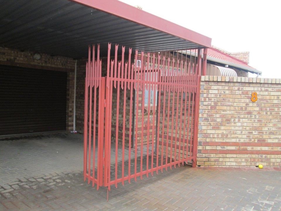 2 Bedroom Property for Sale in Uitsig Free State